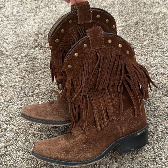 Shyanne fringe boots - Picture 2 of 4